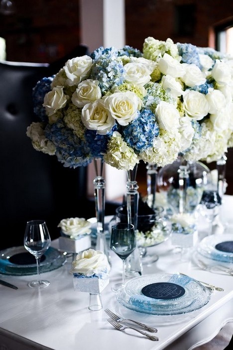 Blue and white flowers via Luxodefesta