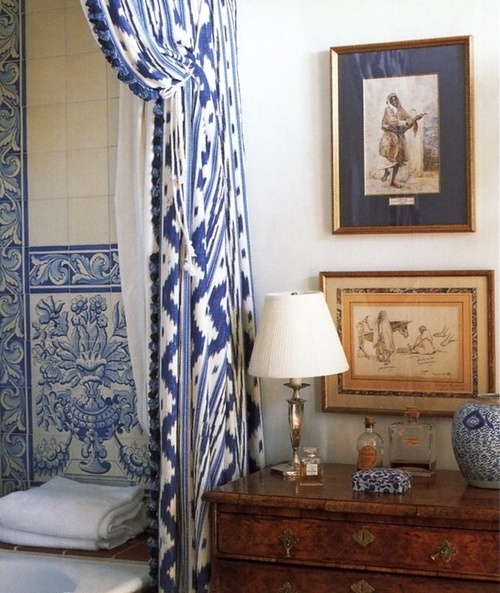 Blue and white Bathroom via Pinterest