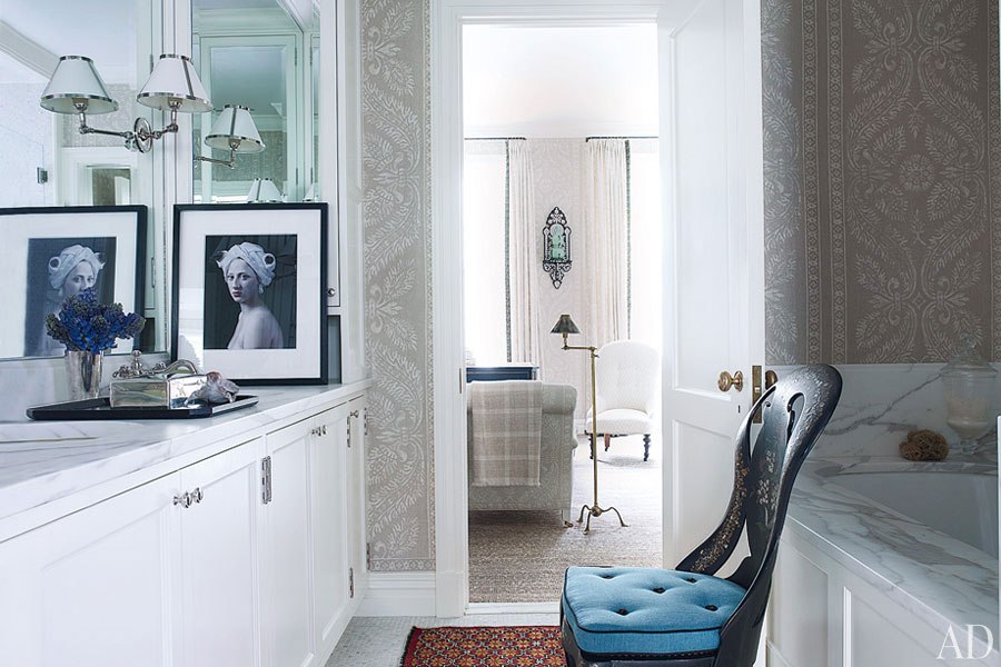 A master bath with a splash of blue in this NYC townhouse by Jeffrey Bilhuber via AD