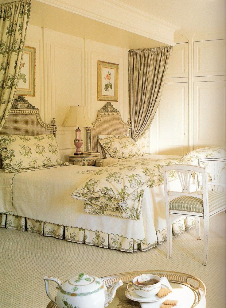 Guest room by Toni Gallagher via Traditional Home