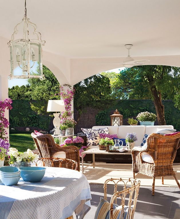 bougainvillea columns on this patio via Mix and Chic