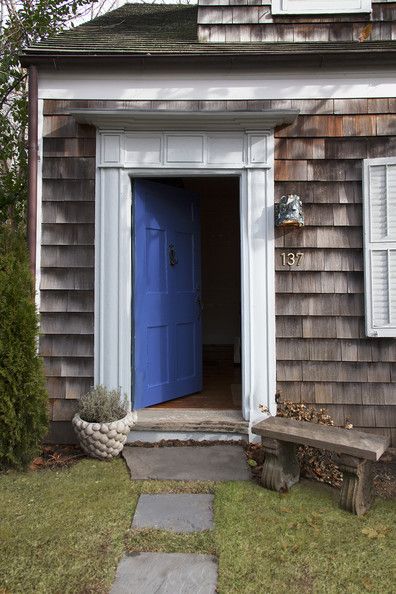 Michelle Smiths Sag Harbor blue front door via Lonny