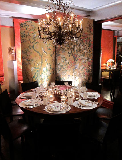 Glorida Vanderbilts dining room with chinese screens via New York Magazine