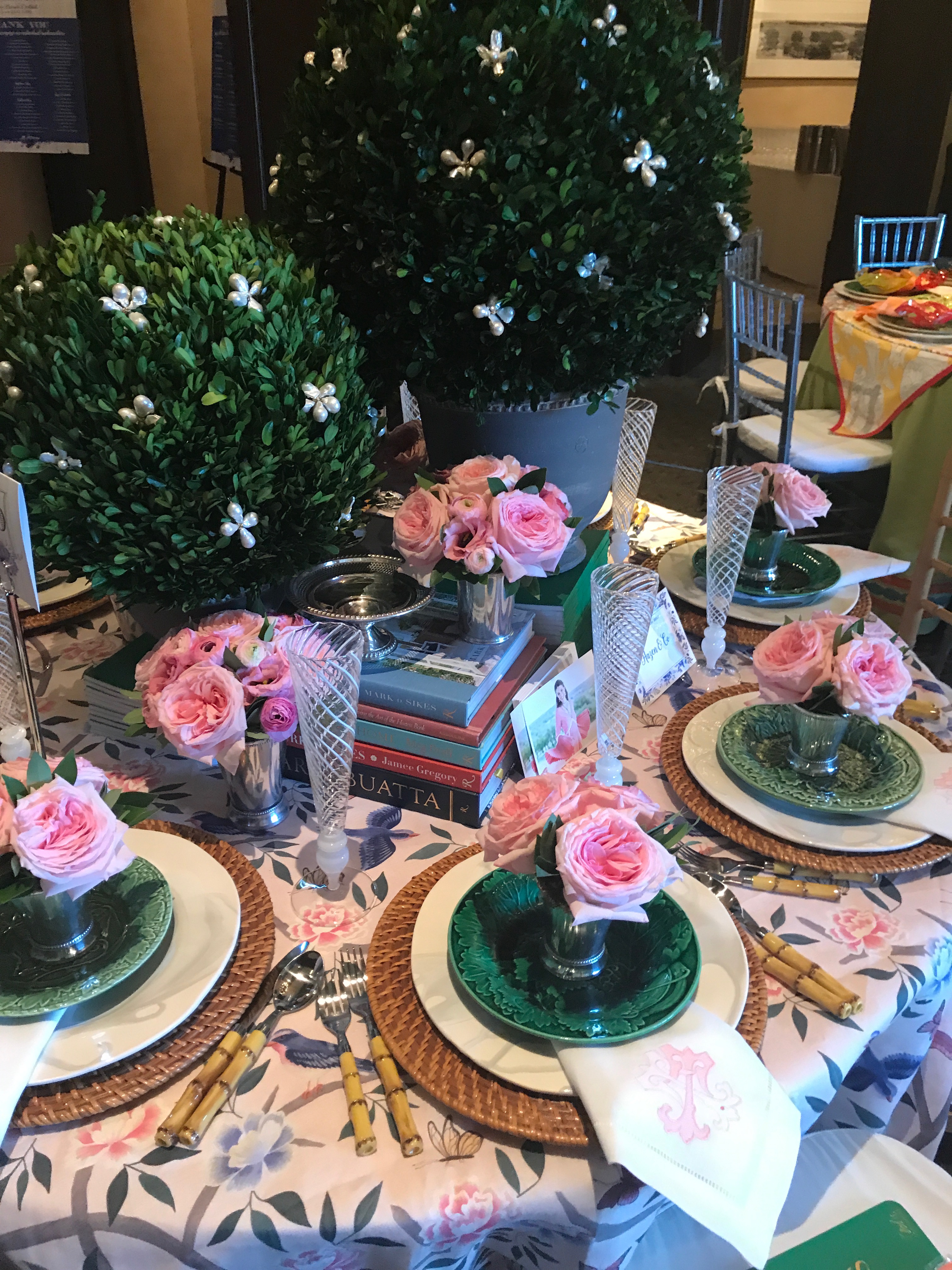 KKG Tablescapes 2017 photo by the potted boxwood 19