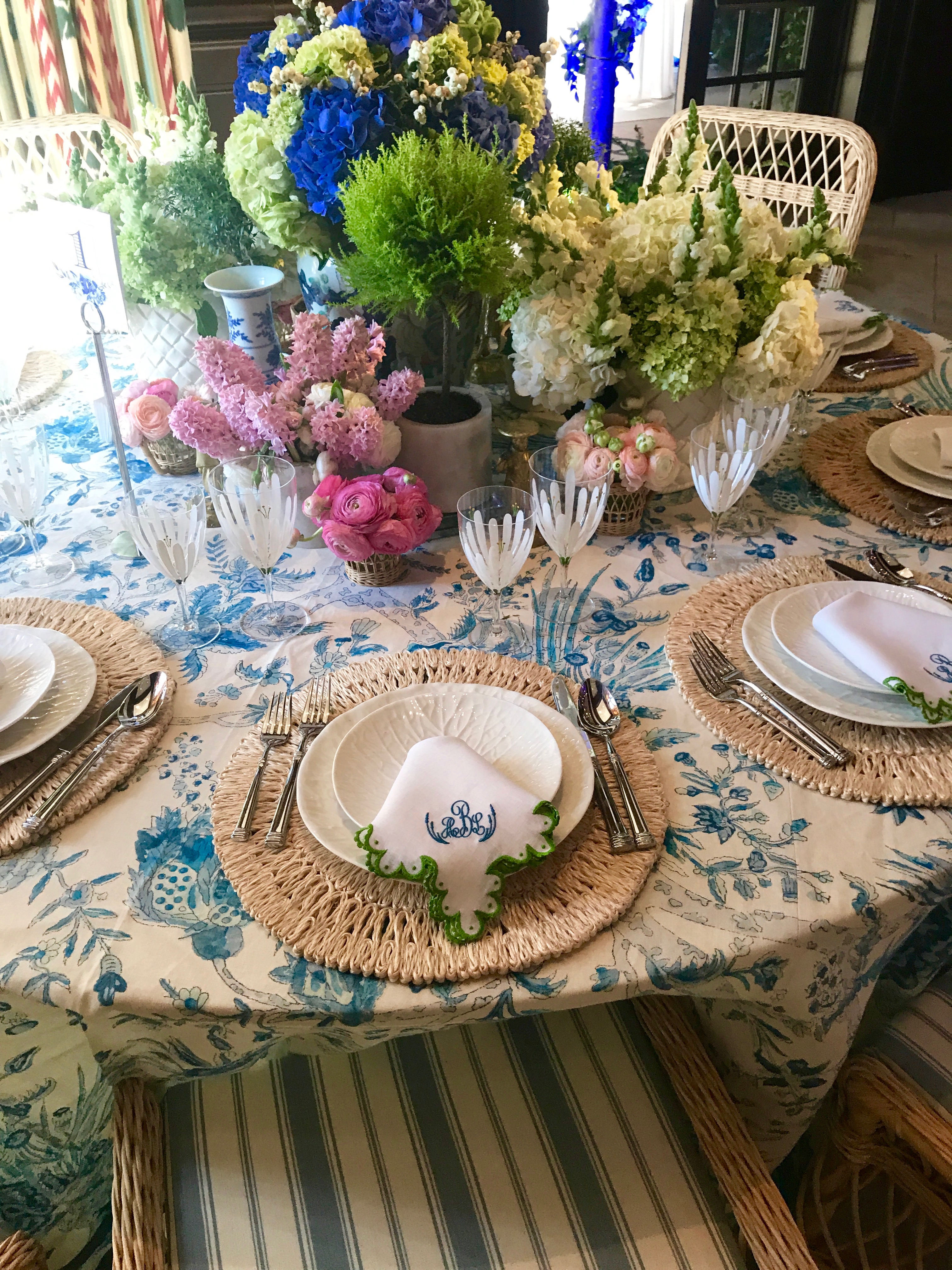KKG Tablescapes 2017 photo by the potted boxwood 2